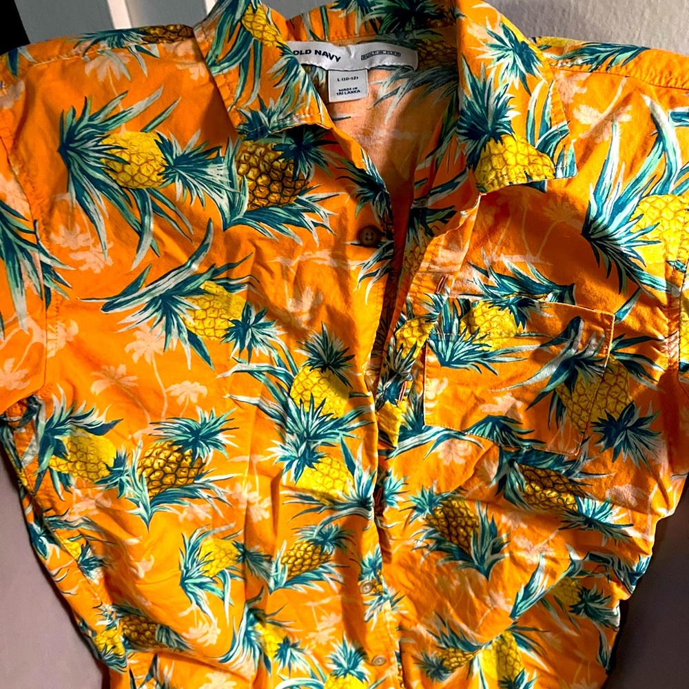 Old Navy pineapple Aloha Hawaiian shirt boys size 10-12, wrinkly but gently worn